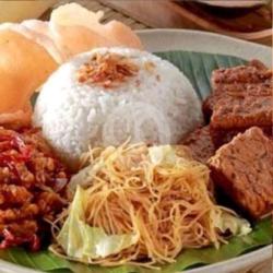 Nasi Uduk Semur Tempe/tahu