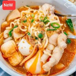 Seblak Ikan Bentuk Hati, Ceker, Cikuwa Mini, Dumpling Chese, Bakso Ikan, Kikil, Mie, Makaroni, Siomay