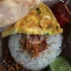 Nasi Uduk Telor Dadar