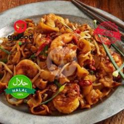 Kwetiaw Goreng Seafood / Fried Rice Noodle Seafood