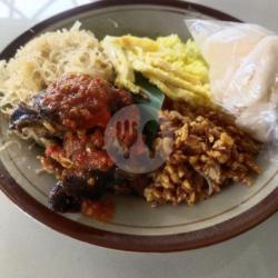 Nasi Kuning Ati Ampela Sambal