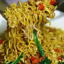 Mie Nyemek Pedas Standar