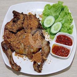 1 Ekor Ayam Kampung Goreng Kremes