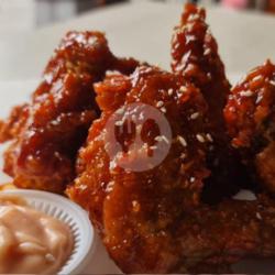 Honey Spicy Chicken Wings