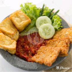 Nasi Tempe Tahu Terong Penyet