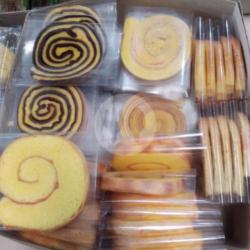 Lapis Legit Roll Kuning