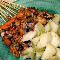 1 Porsi Sate Kambing   Lontong Bumbu Kecap