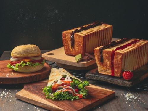 Queen Roti Bakar,Kebab Dan Burger, Jln Soekarno Hatta,