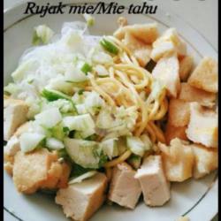 Rujak Mie Pempek Kulit