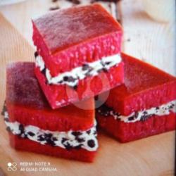 Martabak Redvelvet Kitkat Susu