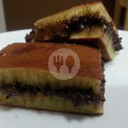 2 Martabak Manis Coklat Susu