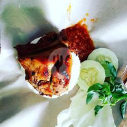 Paket Nasi   Dada Bakar   Es Teh   Lalapan   Sambel