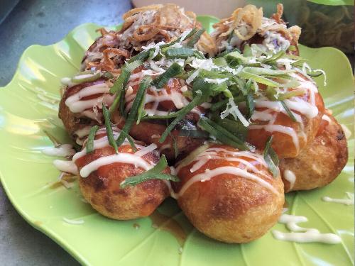 Takoyaki,Dimsum Ayam & Penthol Ndhower Yasbimana, Sukoharjo