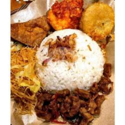 Nasi Uduk Semur Tahu   Telur Bulat Balado