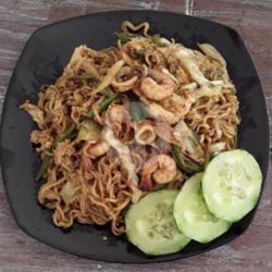 Mie Goreng Seafood (seafood Fried Noodle)