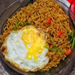 Indomie Goreng Rendang Telur Ceplok