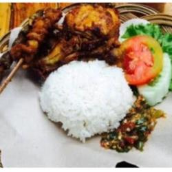 Nasi   Ayam   Ati Ampela, Lalapan, Sambal