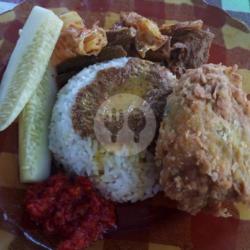 Nasi Kapau Ayam Goreng