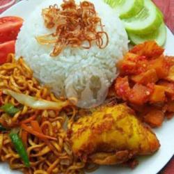 Nasi Campur Ayam ( Balado / Goreng )