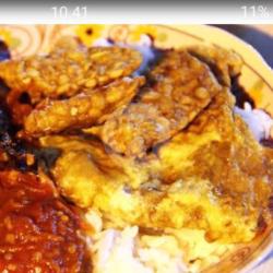 Sego Sambel Terong Tahu Tempe Ndok Dadar
