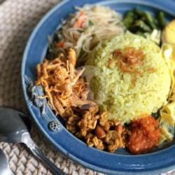 Nasi Kuning Komplit