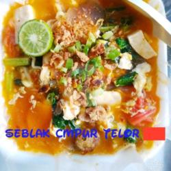 Seblak Campur Telor