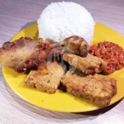 Nasi Ayam Tempe Penyet