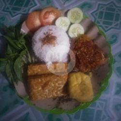 Paket Ayam Geprek Tahu Tempe Es Teh