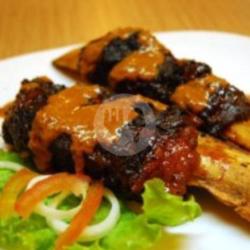 Iga Bakar Bumbu Kacang