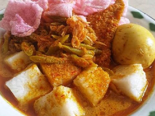 Ketupat Sayur Padang Uni Yun