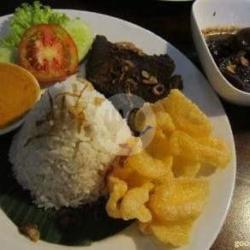 Nasi Uduk Daging