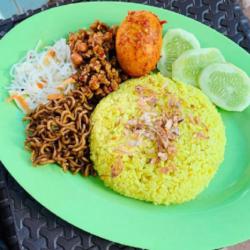 Nasi Kuning Khas Cianjur   Telur