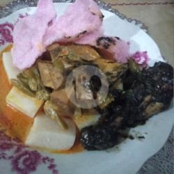 Spesial Lontong Sayur Padang   Ayam Sambal Hitam