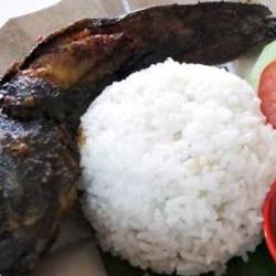 Nasi Ikan Lele Bakar