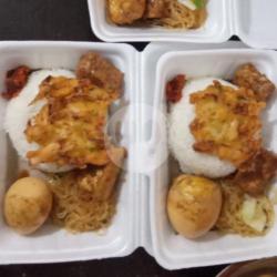 Nasi Uduk Betawi Telur Semur