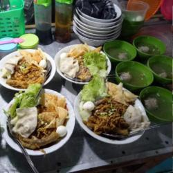 Pangsit Mie Ayam Pentol Siomay Ceker