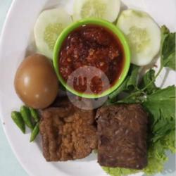 Satu Porsi Bacem Tempe   Tahu  Telur