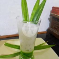 Hot Pandan Fresh Milk