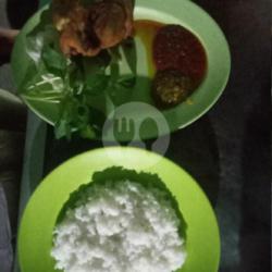 Lalapan Ayam Goreng   Nasi Biasa