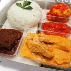 Nasi Padang Box Komplit Daging Rendang Telur Balado