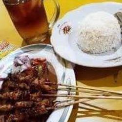 Sate Ayam Bumbu Kacang   Nasi/lontong