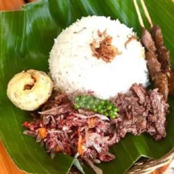 Nasi Lawar Sapi