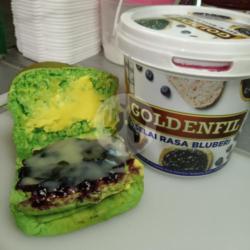 Roti Bakar Goldenfil Blueberry