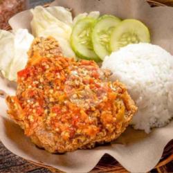 Ayam Geprek Sambal Nyonyor   Nasi