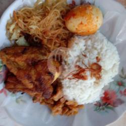 Nasi Uduk Ayam Goreng Telor Balado