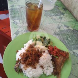 Nasi, Lauk, Orek, Sayur, Sambal   Teh Obeng