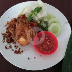 Ayam Goreng Rempah   Lalapan   Sambal Mentah / Sambal Bawang