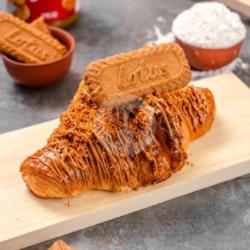 Lotus Biscoff Croissant