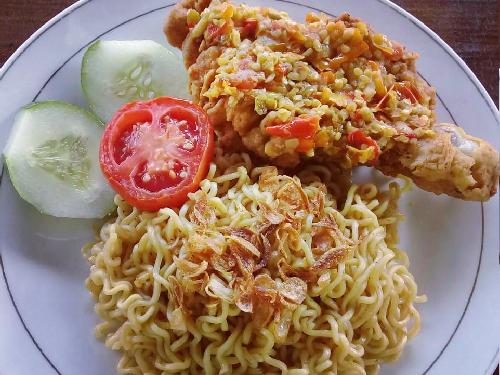 Kiki Food Ayam Geprek Sambal Mercon, Jalan Air Kelubi