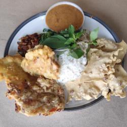 Nasi Pecel   Gorengan 3